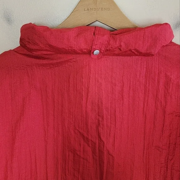 90s Vintage Marlboro | Red Windbreaker Pullover Nylon Jacket Collapses into Bag - Picture 7 of 11
